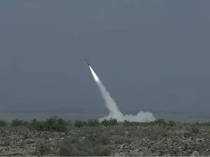 پاک فوج کا فتح 2 ایکسٹینڈڈ رینج ہائپر سونک بیلسٹک میزائل کا کامیاب تجربہ