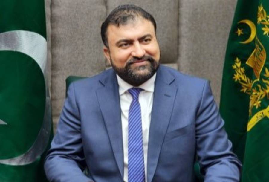 وزیراعلیٰ سرفراز بگٹی نے ڈھابے پر کام کرنے والے یتیم بچے اور اس کے بہن بھائیوں کی کفالت کی ذمہ داری اٹھا لی