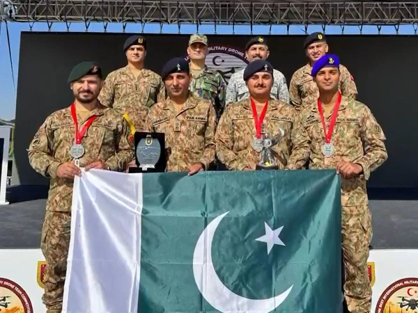 پاکستان کی دی بیسٹ انٹرنیشنل ملٹری ڈرون ٹیم مقابلے میں شاندار کارکردگی قوم کا سر فخر سے بلند